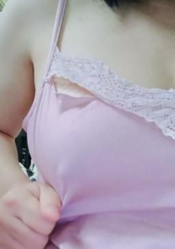  : Discover new places 💕
The seams of clothes are torn and exposed 🤭🤭🤭
#樂樂 #巨乳 #乳頭 #激凸 #愛撫 #性感 #騷 #白皙 # #性感 #誘惑