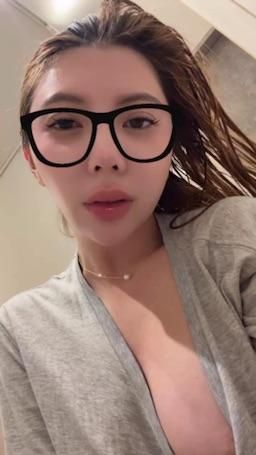 stellajs : 在我身上只有濕以及很濕💦第一次做超香 ❤️私訊回饋來了❤️
🔖私訊5個沙灘球 換秘密照
🔖私訊1個防曬油 換驚喜包
🔖私訊1個墨鏡 換私藏影片（可客製）
🔖私訊1個比基尼 換3部超私藏影片

想找葡萄🍇低鑽甜蜜純約會可私訊詢問喔❤️