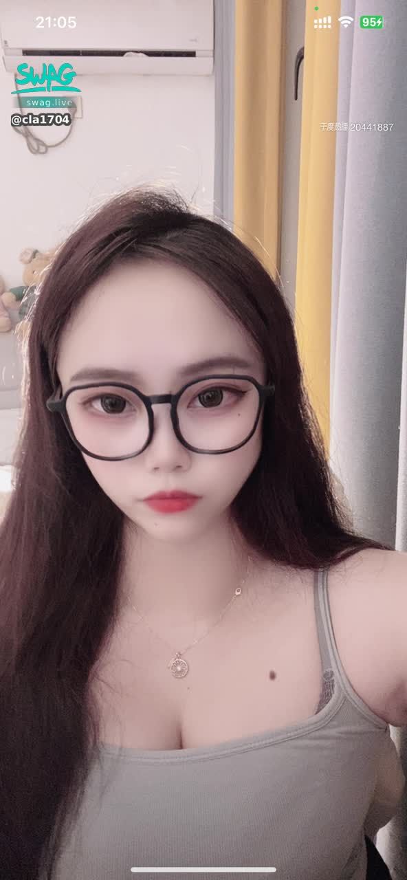 cla1704 : 眼镜妹