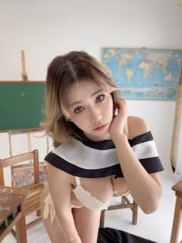 minipu_q : 這樣的畢業生可以嗎💓內有丁字💕