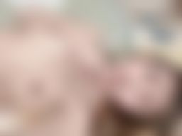 llullu : 熱到在家都不想穿衣服了🥵