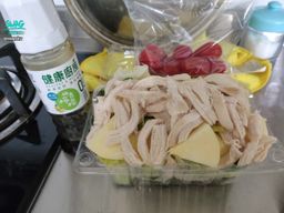 maysky : 最近自己做做簡單的雞胸肉沙拉料理 💖