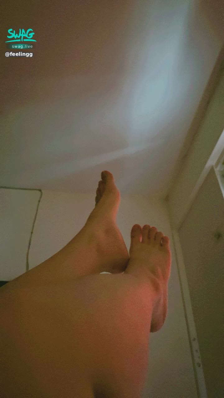 feelingg : 哥哥喜歡腳嗎？