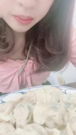 lovemeredith : Eat leek dumplings. Leeks are very good for men. You should eat more to have the energy to cope with it.