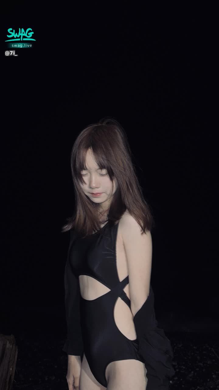 7i_ : 🌙