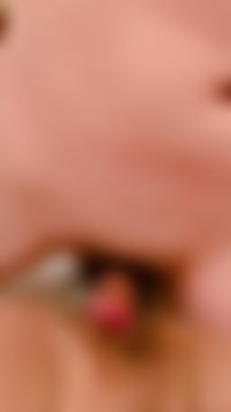 ladyyuan : 特寫穴穴被抽插的樣子 肉棒插到變超硬超粉⋯好怕哥哥突然就內射了？！