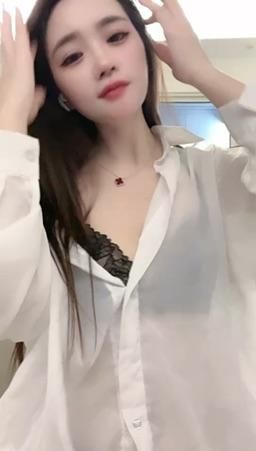 xww2233 : 聽說揉胸胸可以愈揉愈大 Babe可不可以幫文文揉