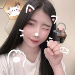 annie_lovely : 可愛喵陪Babe吃飯😘