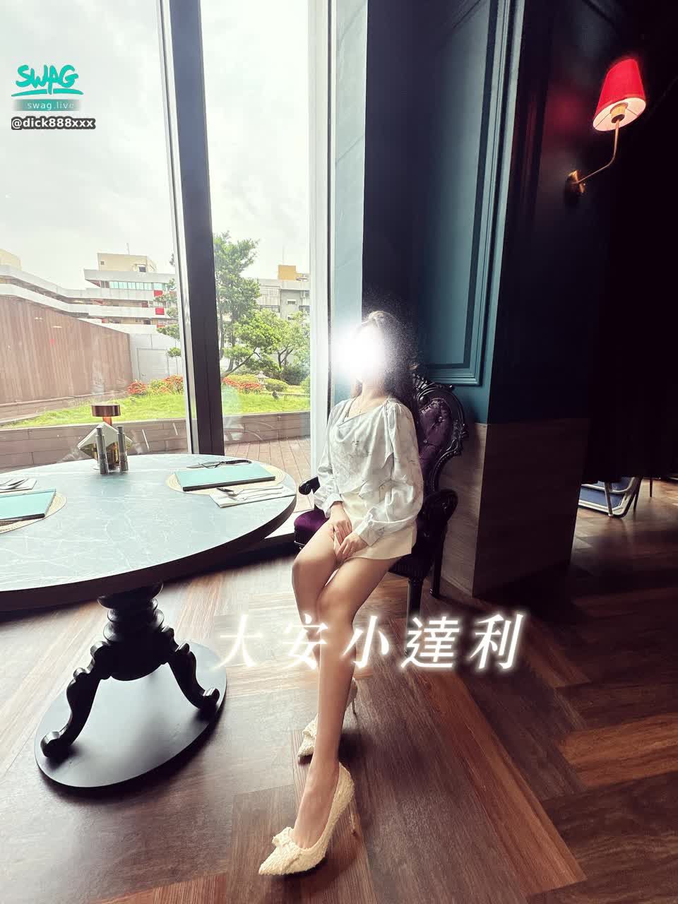 dick888xxx : 7/11（五）22:00
色誘高跟鞋女王開房間🥵
在摩鐵玩噴她高潮💦

達50萬鑽舔屁眼
達100萬鑽棒棒塞屁眼

#主題直播