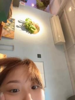 ouopuppy : ❤️約會粉絲大叔❤️下次約會的粉絲寶寶也會帶小姊姊去這種漂釀的餐廳嗎(>﹏<)？
#7pupu小姊姊