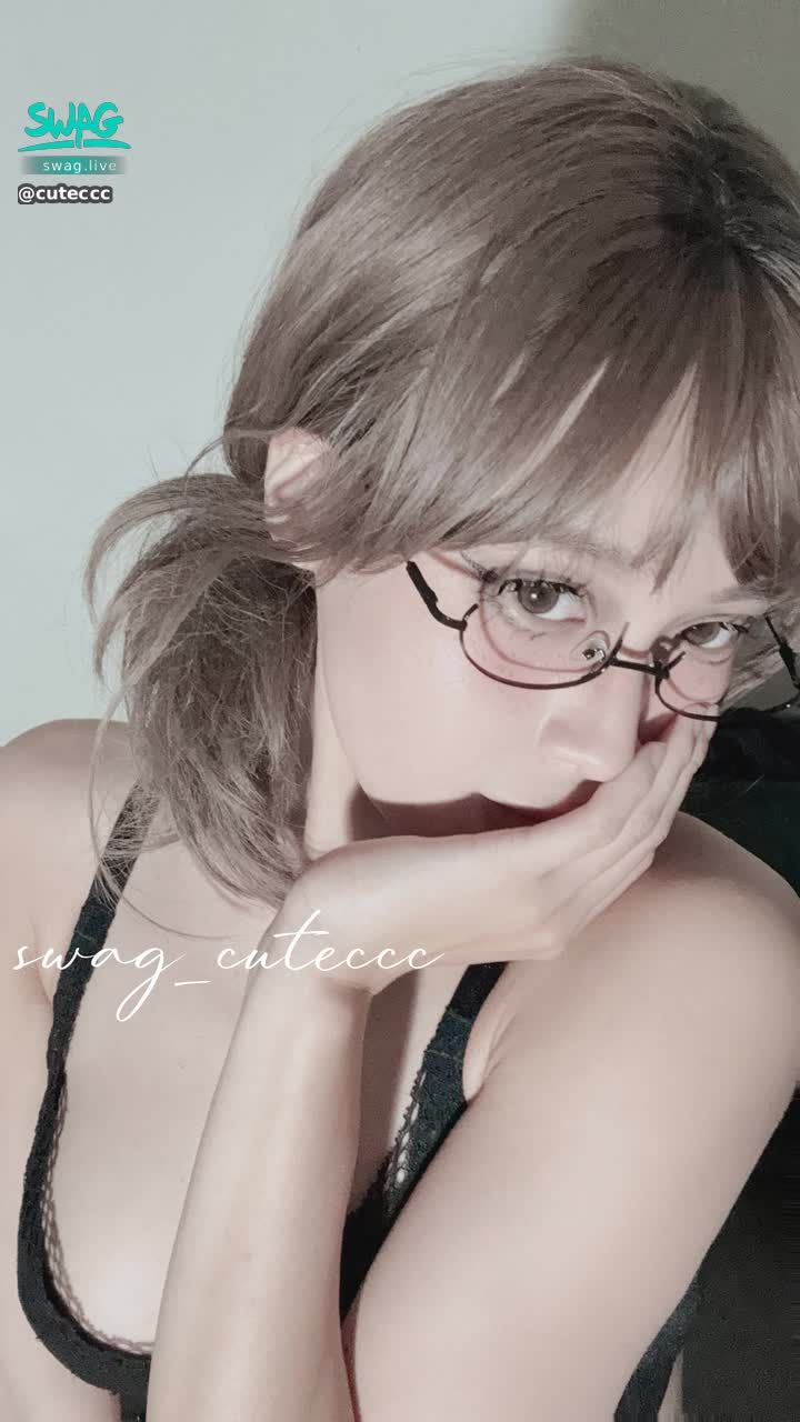 cuteccc : Babe謝謝今天來直播的寶貝❤️
私訊請稍等