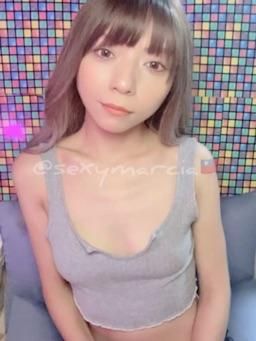 sexymarcia : 早安❤️準備去上班了😮‍💨
很認真在思考離職認真直播這件事
你們覺得呢
