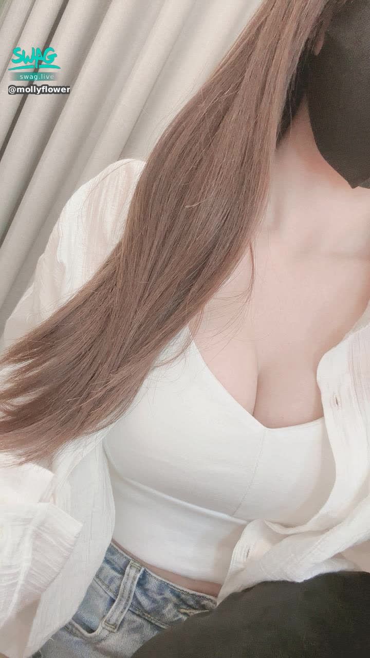 mollyflower : 快來直播陪我聊天❤️❤️❤️